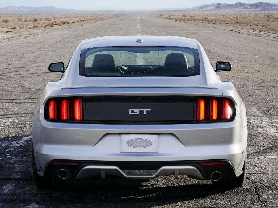  Ford Mustang GT 2015 года  (фото 12 из 93)